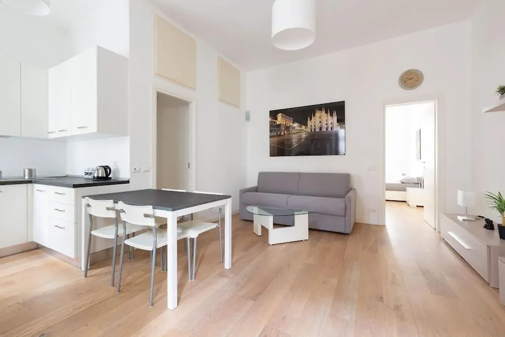 Porta Nuova Diamond Tower Flat Apartment Milan Italy